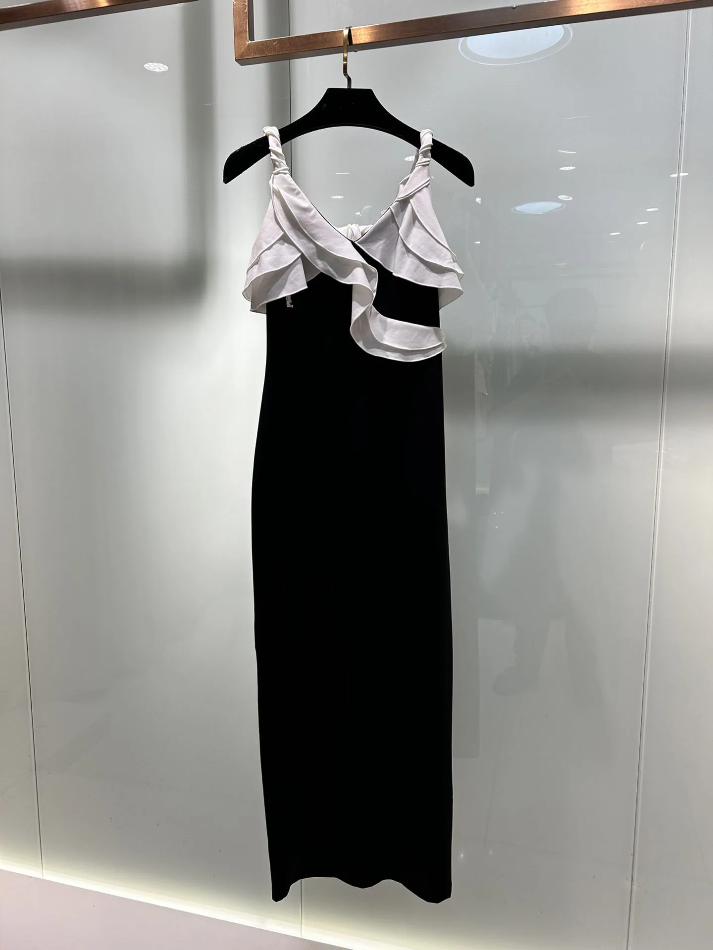 

Женское платье без рукавов, черно-белое контрастное платье с оборками, весна-лето 2024