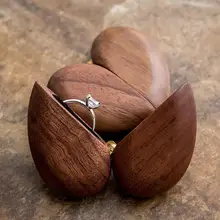 Ring Storage Box Exquisite Collection Heart-shaped Creative Black Walnut Ring Box for Wedding 
Ring Storage Box Exquisite Collection Heart-shaped Creative Black Walnut Ring Box for Wedding