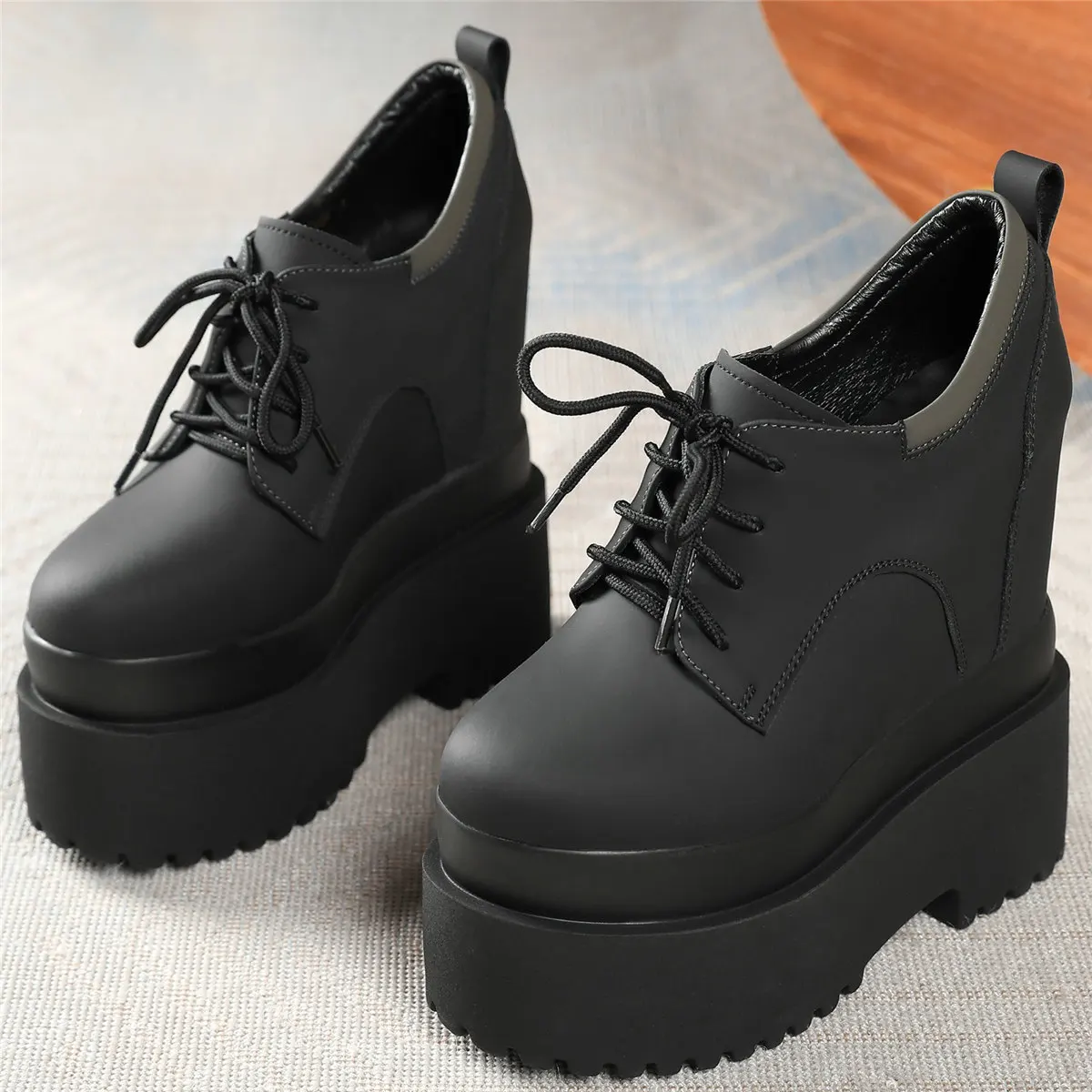 Height Increasing Boots Women Lace Up Cow Leather Super High Heels Platform Pumps Female Round Toe Fashion Sneakers Casual Shoes
Height Increasing Boots Women Lace Up Cow Leather Super High Heels Platform Pumps Female Round Toe Fashion Sneakers Casual Shoes