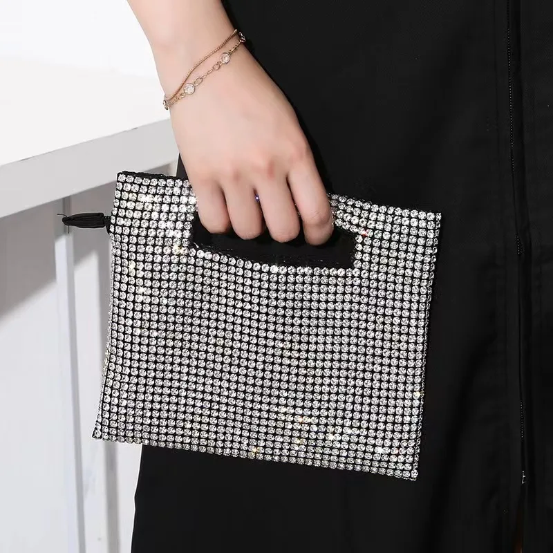 

Niche Designer Luxury Retro Rhinestone Bag Exquisite And Versatile Diamond Chain Bag High-end Casual And Simple Cross-body Bag