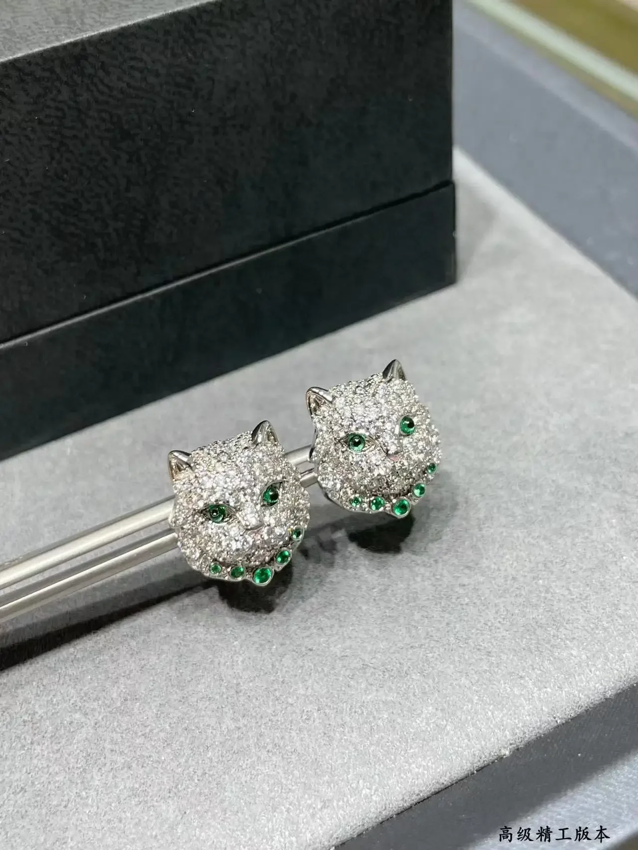 New 2024 Trend Classic High Quliaty Famous Brand Luxury Jewelry Earrings For Women Zircon Pure 925 Sliver Totoro Emerald Gifts
New 2024 Trend Classic High Quliaty Famous Brand Luxury Jewelry Earrings For Women Zircon Pure 925 Sliver Totoro Emerald Gifts