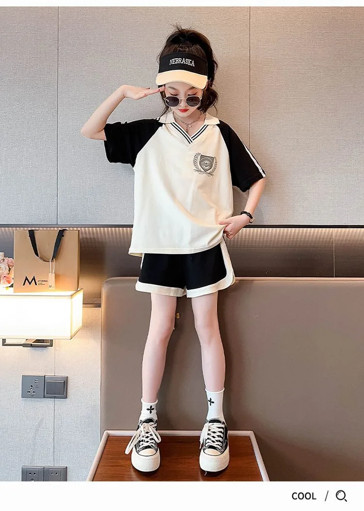 مجموعة من تي شيرت وشورت للفتيات ، مجموعة من الملابس برقبة على شكل v وشورت ، للفتيات المراهقات ، قطعتان مجموعة من تي شيرت وشورت للفتيات ، مجموعة من الملابس برقبة على شكل v وشورت ، للفتيات المراهقات ، قطعتان