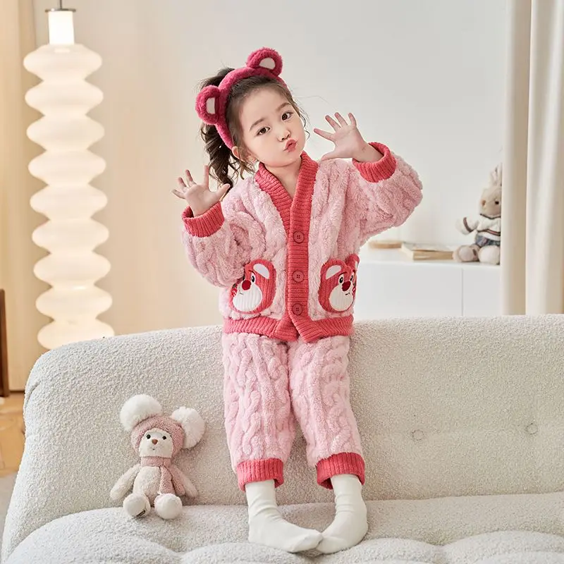 Miniso Lotso Anime Children Comfortable Pajamas Set Autumn Winter Girl Cartoon Casual Coral Velvet Pajamas Kawaii Two Piece Set
Miniso Lotso Anime Children Comfortable Pajamas Set Autumn Winter Girl Cartoon Casual Coral Velvet Pajamas Kawaii Two Piece Set