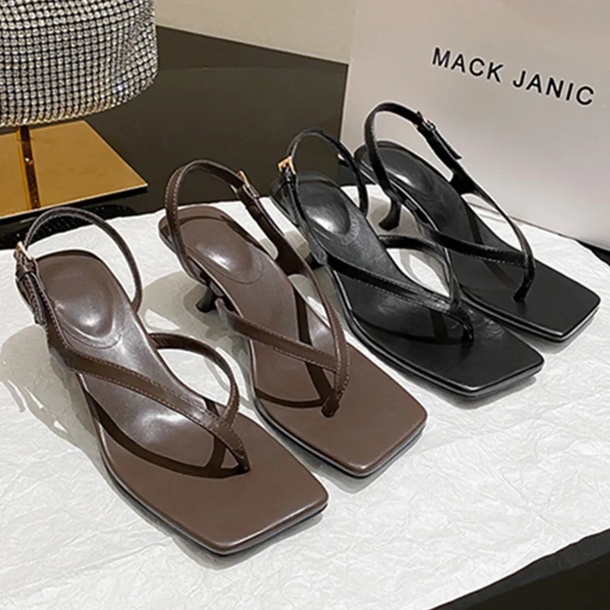 Withered Office Ladies Elegant Commuter Roman Sandals Women For Summer French Retro Leather Pinch Stiletto Sandals
Withered Office Ladies Elegant Commuter Roman Sandals Women For Summer French Retro Leather Pinch Stiletto Sandals