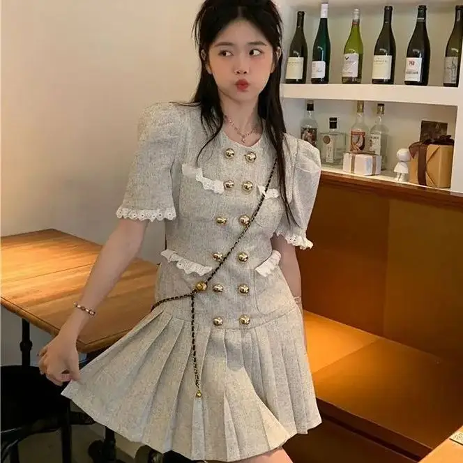 Pleated Dress Lace Splice Bubble Sleeves Sweet Women Round Neck Double Breasted Korean Fashion Slim Temperament Summer Chic Wear
Pleated Dress Lace Splice Bubble Sleeves Sweet Women Round Neck Double Breasted Korean Fashion Slim Temperament Summer Chic Wear
