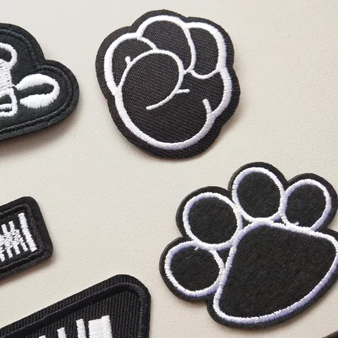 

Black Zipper Embroidery Patch Iron On Patches Embroidered Clothes Patchs Appliques Badge For Bags Clothing Stickers CX149-157