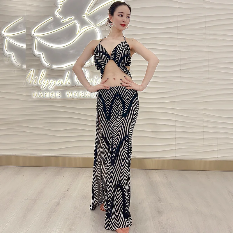 Belly Dance Beginner Performance Clothes Practice Clothes New Court Skirt Temperament Oriental Dance Clothes Women's Suit Belly
Belly Dance Beginner Performance Clothes Practice Clothes New Court Skirt Temperament Oriental Dance Clothes Women's Suit Belly