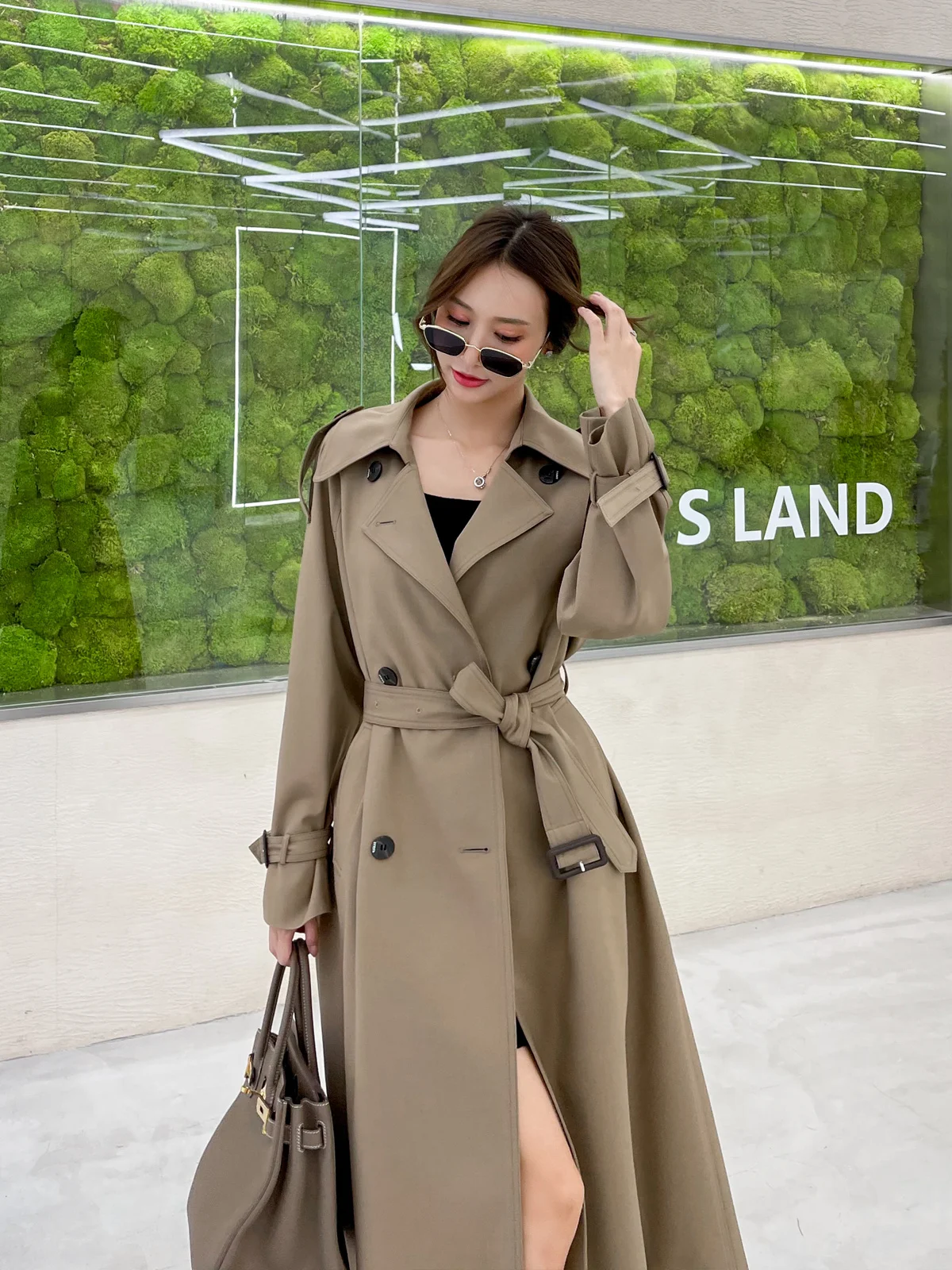 Advanced khaki windbreaker women's medium length new popular Korean version loose coat in spring and autumn 2023 
Advanced khaki windbreaker women's medium length new popular Korean version loose coat in spring and autumn 2023