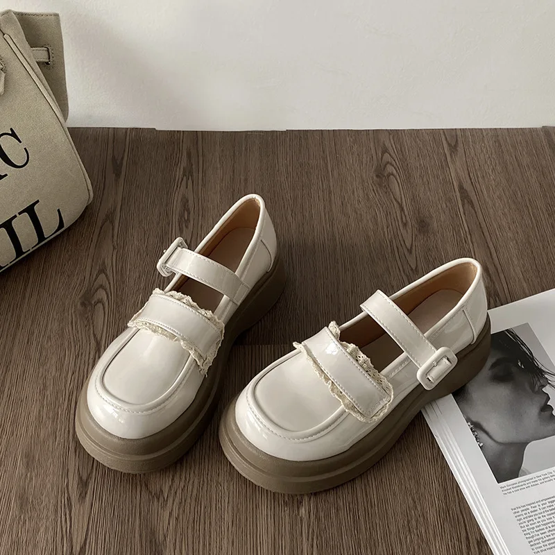 Универсальные женские туфли на платформе, оксфорды с круглым носком, в британском стиле, белые кроссовки, кожаная обувь в стиле ретро, в стиле преппи
Универсальные женские туфли на платформе, оксфорды с круглым носком, в британском стиле, белые кроссовки, кожаная обувь в стиле ретро, в стиле преппи