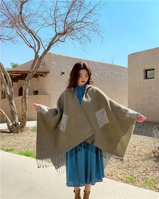 

Spring Autumn Ethnic Style Travel Cape Warm Sunscreen Multi functional Imitation Cashmere Poncho Lady Capes Khaki Cloaks