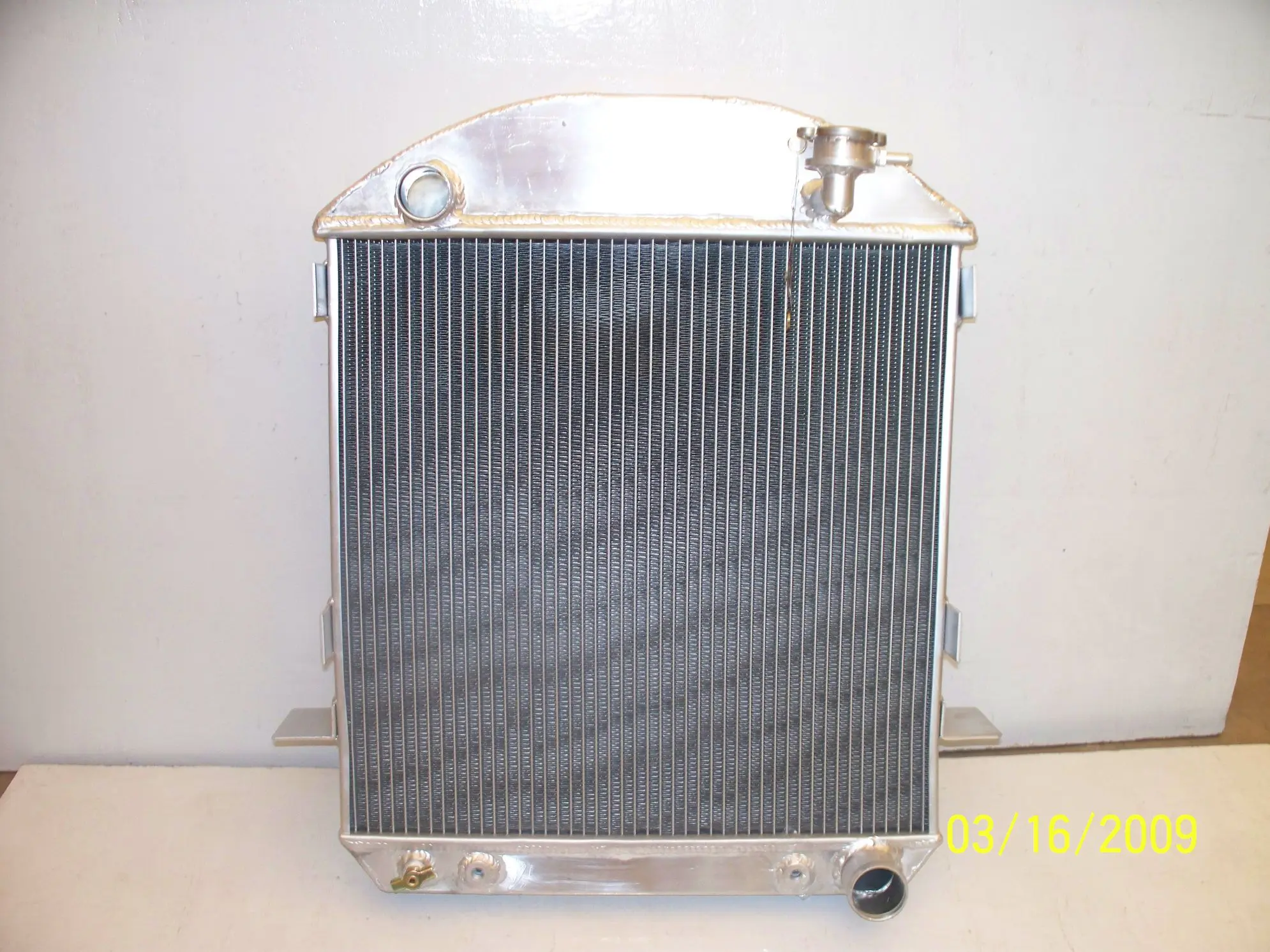 

3 ROW ALUMINUM RADIATOR for 1924 1925 1926 1927 FORD MODEL T BUCKET CHEVY ENGINE AT