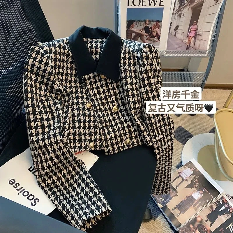 Checkered Double Breasted Suit Jacket Women's Spring Autumn 2023 New Short Lapel Blazers
Checkered Double Breasted Suit Jacket Women's Spring Autumn 2023 New Short Lapel Blazers