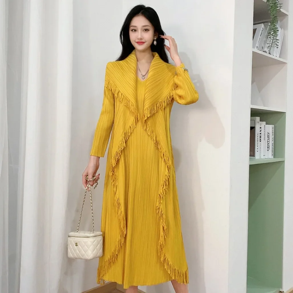 

Miyake Original Pleated Cape Solid Color Tassel Dress Spring New Senior Sense of Leisure Niche Temperament Mid-length Dresses