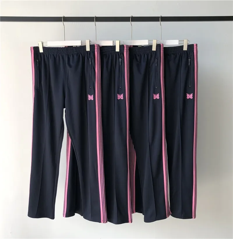 2023ss Men Women 1:1 High Quality Jogger Needles Sweatpants Butterfly Embroidery AWGE Trousers Stripe Needles AWGE Sweatpants
2023ss Men Women 1:1 High Quality Jogger Needles Sweatpants Butterfly Embroidery AWGE Trousers Stripe Needles AWGE Sweatpants