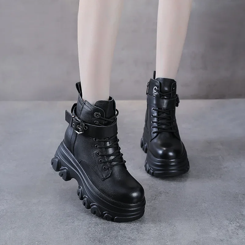 Krasovki 7cm Cow Genuine Leather Round Toe Women Ankle Boots Boots Spring Fashion Autumn Platform Wedge Moccasins British Shoes
Krasovki 7cm Cow Genuine Leather Round Toe Women Ankle Boots Boots Spring Fashion Autumn Platform Wedge Moccasins British Shoes