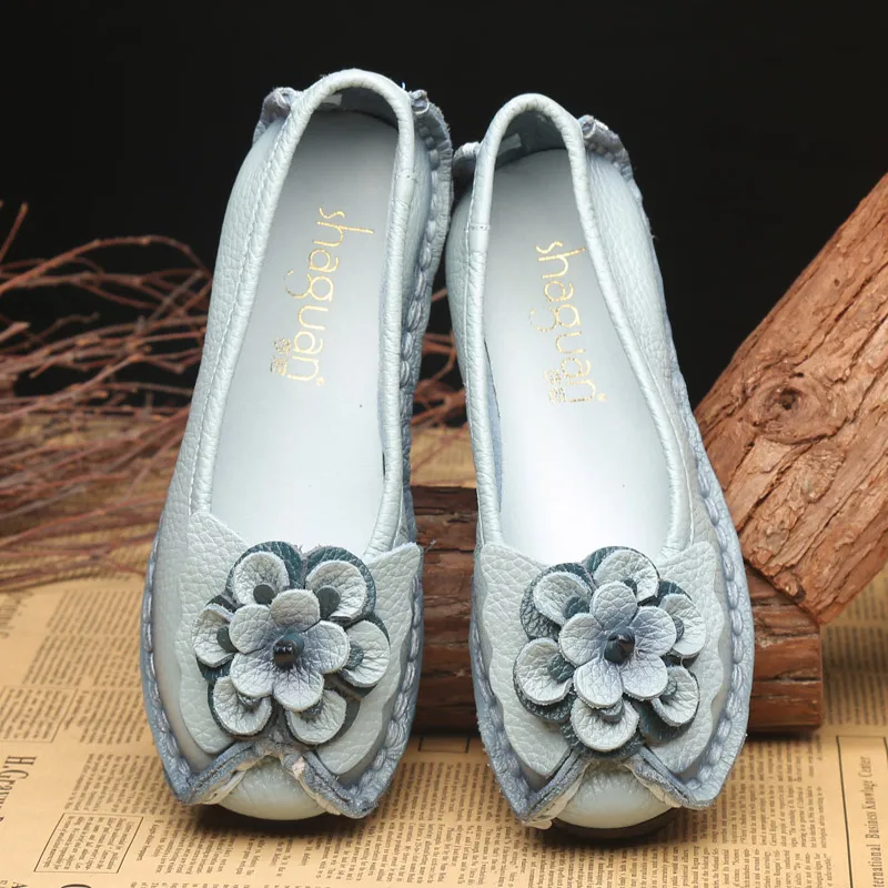 Brand luxury retro mom loafers genuine leather soft bottom moccasins woman slip on floral flats non-slip comfort women's loafers
Brand luxury retro mom loafers genuine leather soft bottom moccasins woman slip on floral flats non-slip comfort women's loafers
