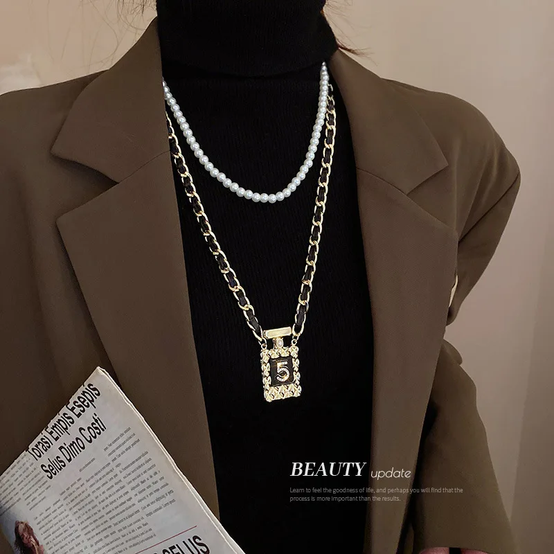 Luxury Jewelry Bottle Number 5 Necklace for Women Double Layered choker Chain for Sweaters Elegant Women's Accessories
Luxury Jewelry Bottle Number 5 Necklace for Women Double Layered choker Chain for Sweaters Elegant Women's Accessories