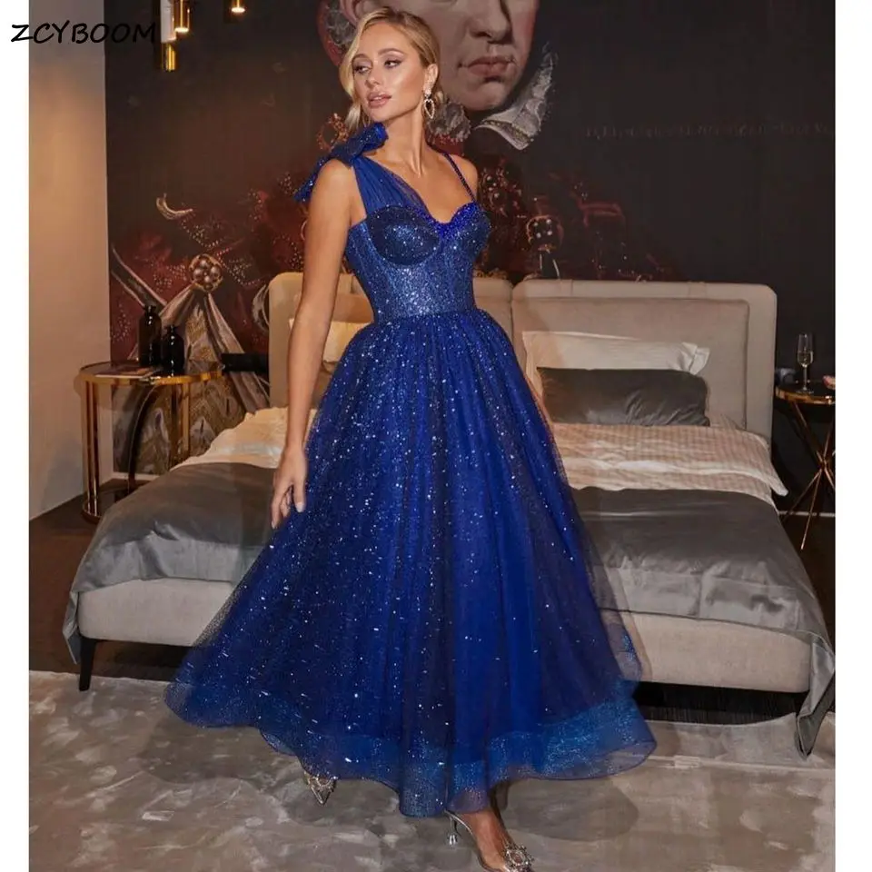 Sparkly Royal Blue One Shoulder A-Line Evening Dresses 2023 Tulle Ankle Length Women Party Prom Gowns With Bow Robes De Soirée
Sparkly Royal Blue One Shoulder A-Line Evening Dresses 2023 Tulle Ankle Length Women Party Prom Gowns With Bow Robes De Soirée