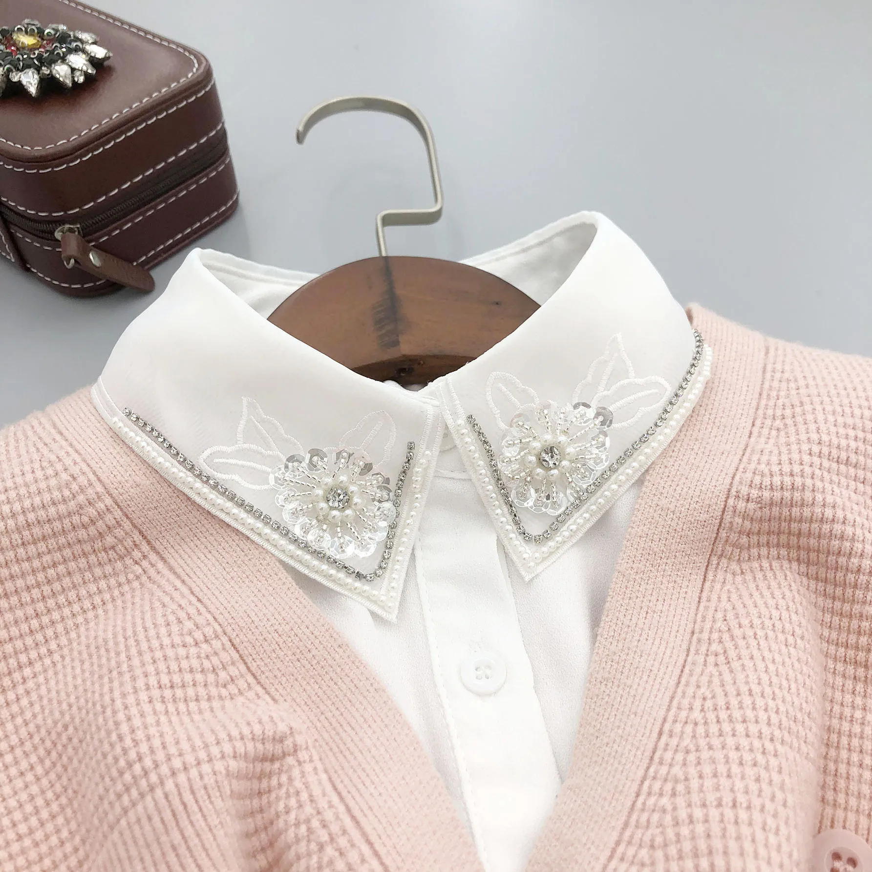 Handmade Beads Shirt Detachable Collars for Women's Solid Color Fake Collar Girls Blouse Tops False Collar Clothing Accessories
Handmade Beads Shirt Detachable Collars for Women's Solid Color Fake Collar Girls Blouse Tops False Collar Clothing Accessories