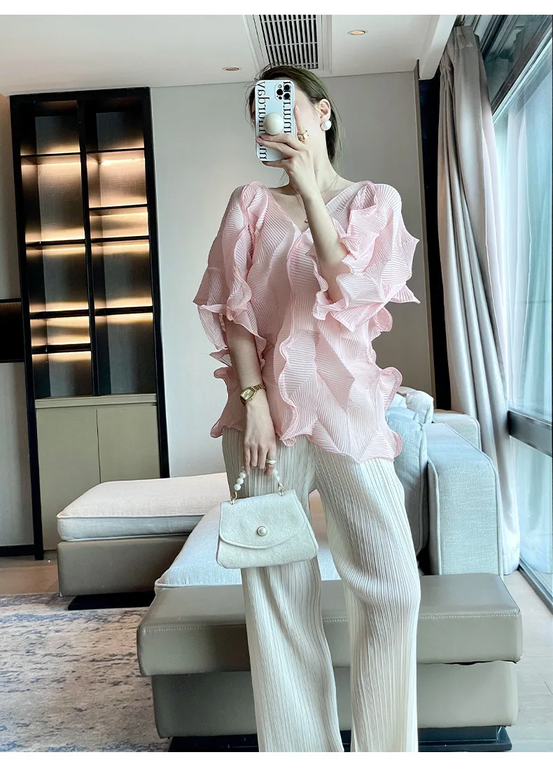 Miyake Pleated T-Shirt 2025 Summer Designer Model Sheer Loose T-Shirt French Elegant Peplum High End Pleated Top Tunic Clothing Miyake Pleated T-Shirt 2025 Summer Designer Model Sheer Loose T-Shirt French Elegant Peplum High End Pleated Top Tunic Clothing