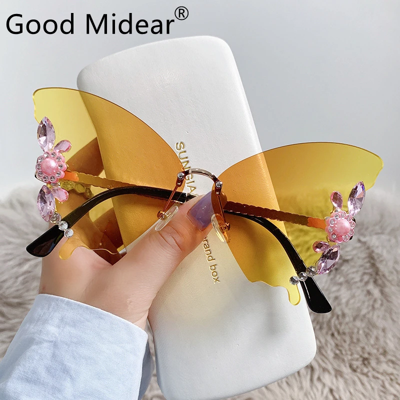 Female Diamond Car Butterfly Sunglasses for Man Women UV Protection Vintage Cycling Metal Rimless Sunglasses Eyewear Decoration
Female Diamond Car Butterfly Sunglasses for Man Women UV Protection Vintage Cycling Metal Rimless Sunglasses Eyewear Decoration