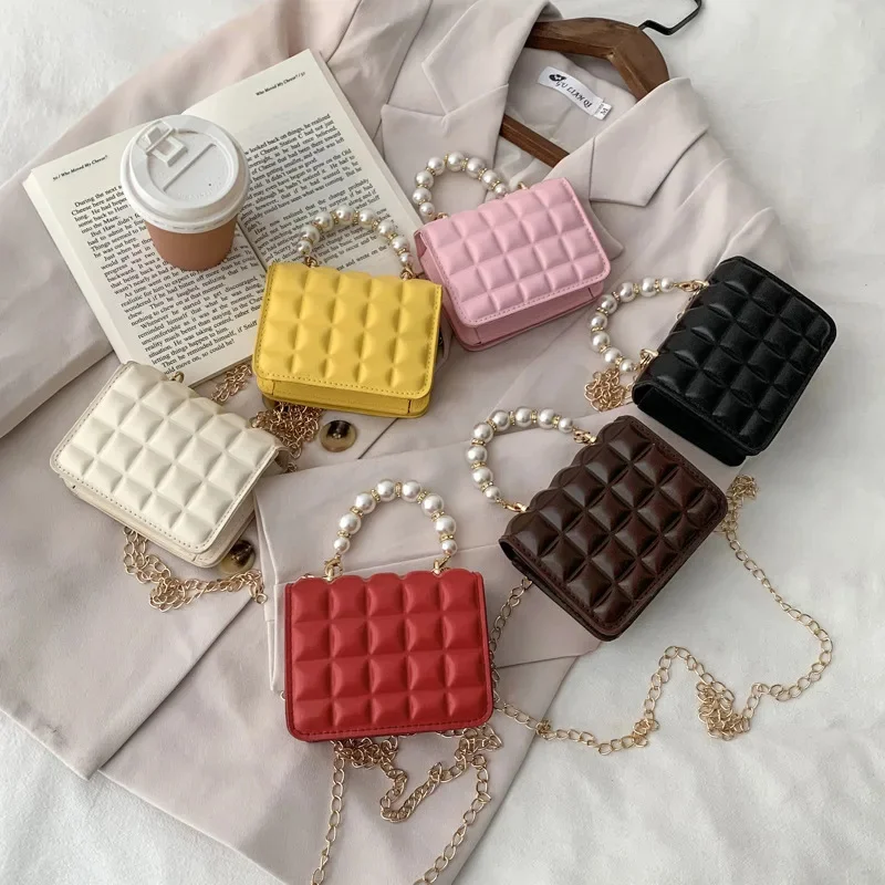 Women's Bag 2023 Trend Leather Chain Shoulder Crossbody Bag with Pearl Handle Portable Chocolate Grid Solid Color Small Handbags
Women's Bag 2023 Trend Leather Chain Shoulder Crossbody Bag with Pearl Handle Portable Chocolate Grid Solid Color Small Handbags