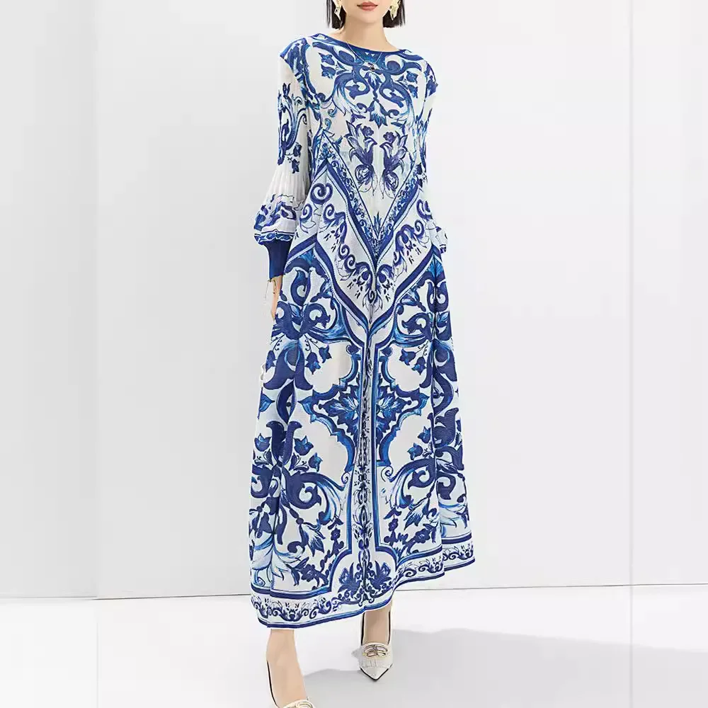 

Miyake Pleated Retro Dress New Women's 2024 Spring Fashion Blue and White Porcelain Print Round Neck Lantern Sleeve Long Dress
