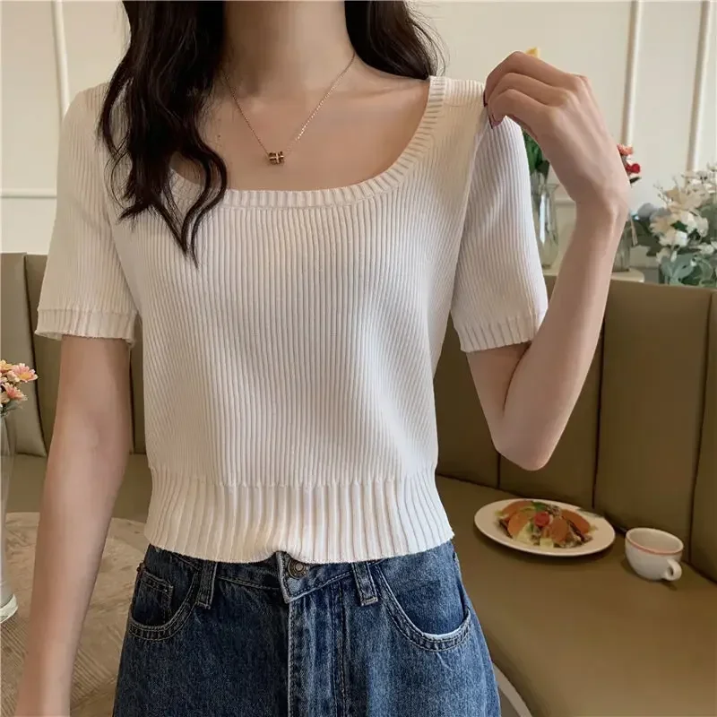 T-shirt women's thin section 2021 spring and summer new short knitted sweater top black
T-shirt women's thin section 2021 spring and summer new short knitted sweater top black