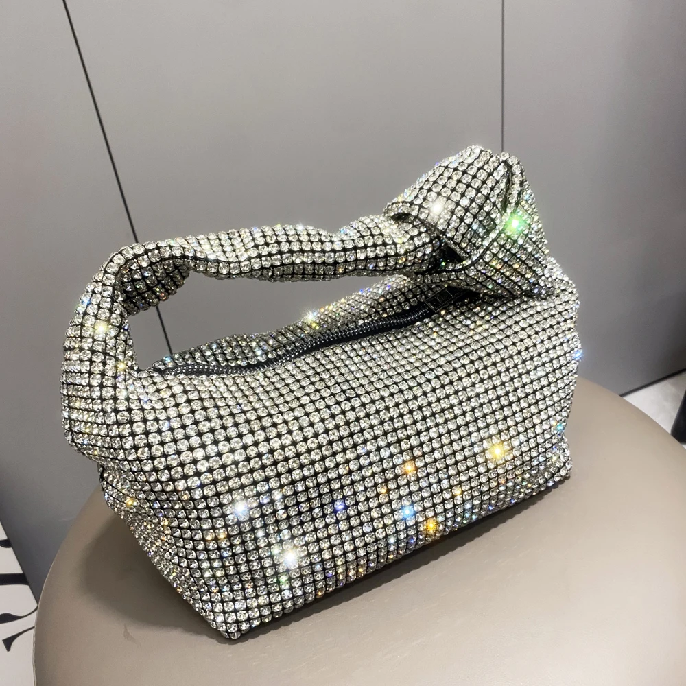 JBTP Handle Rhinestones Evening bag silver Crystal Top Handle Bags for Women Purses and Handbags Luxury Designer banquet bag 
JBTP Handle Rhinestones Evening bag silver Crystal Top Handle Bags for Women Purses and Handbags Luxury Designer banquet bag