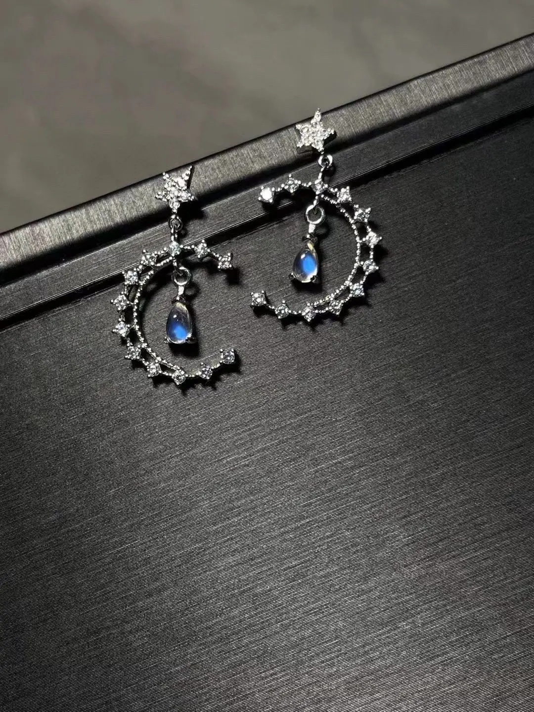 2023 New Hot Selling S925 Sterling Silver Natural Indian Moonlight Stone Moon Star Earrings Without Optimized Main Stone
2023 New Hot Selling S925 Sterling Silver Natural Indian Moonlight Stone Moon Star Earrings Without Optimized Main Stone