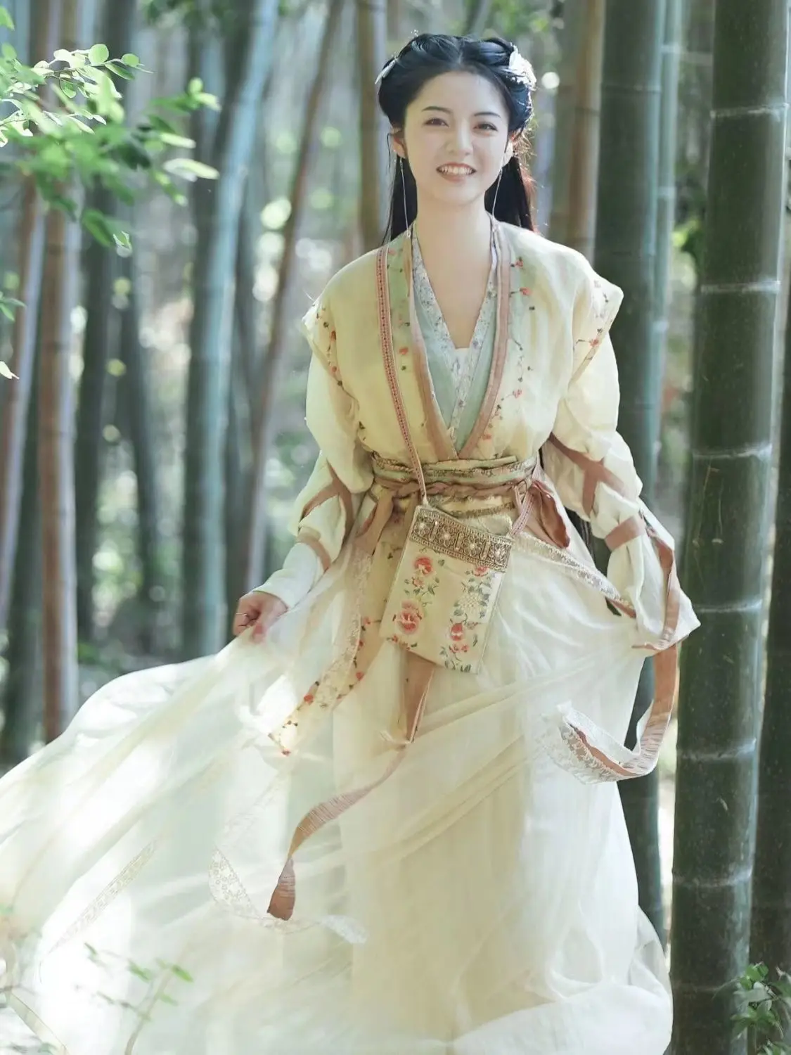 

Chinese Classical Costume Hanfu Ling'er Same Style As Women's Daily Pleated Skirts Heavy Embroidery Small Fresh Cute Temperament
