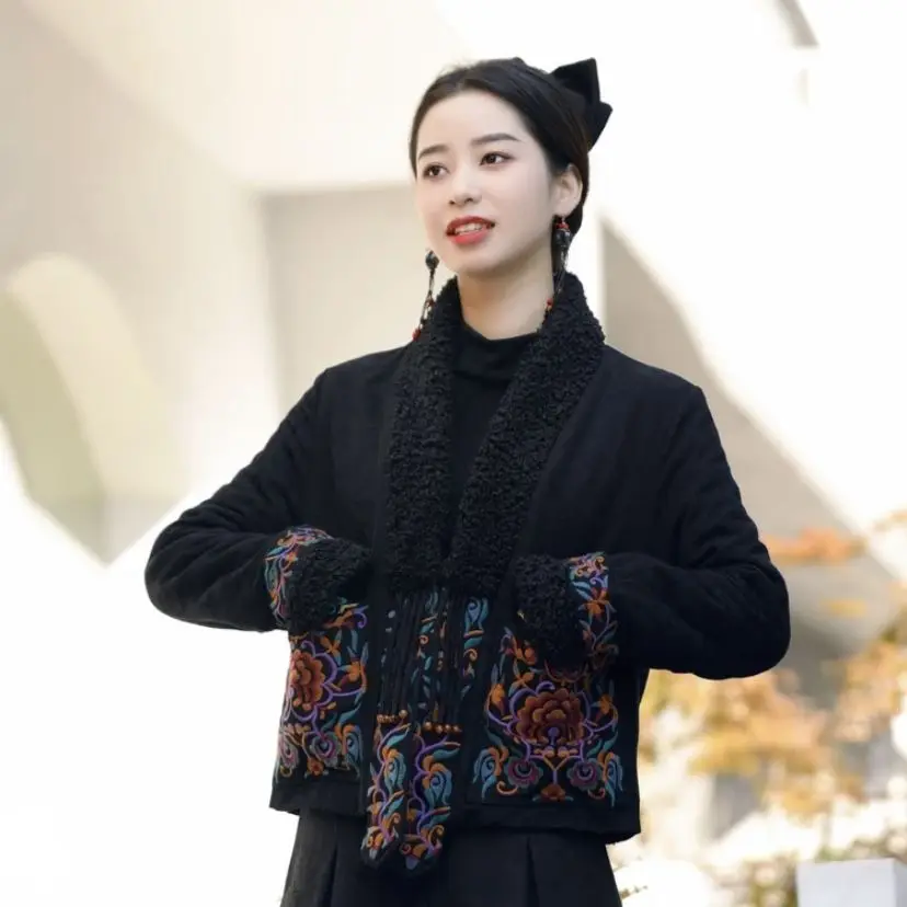 2024 chinese embroidery autumn winter ethnic style heavy industry embroidery cotton chinese warm cotton clothes coat for women
2024 chinese embroidery autumn winter ethnic style heavy industry embroidery cotton chinese warm cotton clothes coat for women