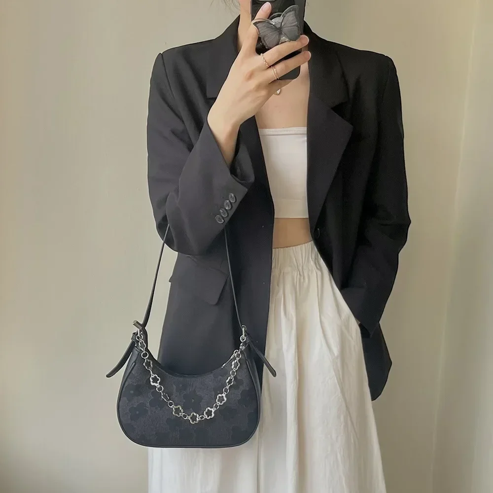 A Niche Design Women, Han Ins, Versatile Crossbody Underarm Bag, Dating, Commuting, Flower Chain, One Shoulder Crescent Bag
A Niche Design Women, Han Ins, Versatile Crossbody Underarm Bag, Dating, Commuting, Flower Chain, One Shoulder Crescent Bag