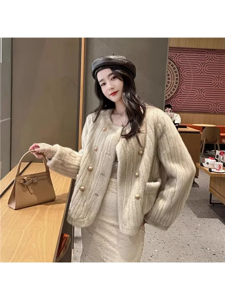 Women's Coat Faux Fur 2023 Autumn Winter New European Mink Velvet Imitation Mink Fur Coat for Women Composite Fur One-piece Coat
Women's Coat Faux Fur 2023 Autumn Winter New European Mink Velvet Imitation Mink Fur Coat for Women Composite Fur One-piece Coat