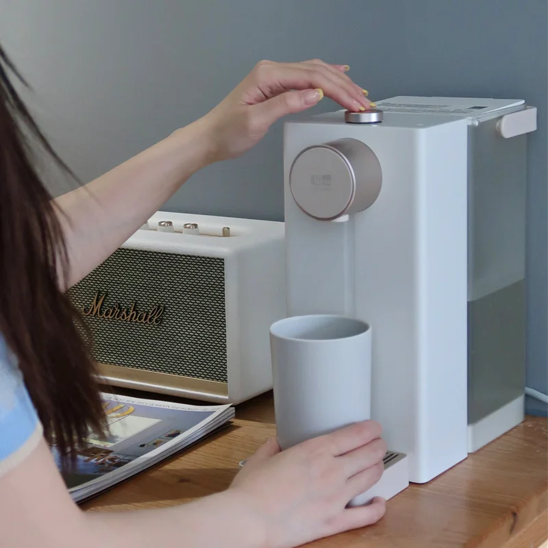 2200W Desktop Mini Water Dispenser 3S Fast Heating Adjustable Temperature Mini Drinking Fountain Antibacterial Water Tank 3L
2200W Desktop Mini Water Dispenser 3S Fast Heating Adjustable Temperature Mini Drinking Fountain Antibacterial Water Tank 3L