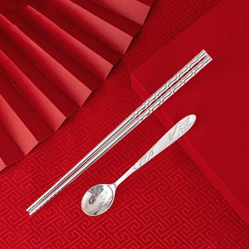 Silver tableware set, pure silver 99.9% pair, bamboo sihe, silver chopsticks, silver spoons, birthday gifts, silver spoons
Silver tableware set, pure silver 99.9% pair, bamboo sihe, silver chopsticks, silver spoons, birthday gifts, silver spoons