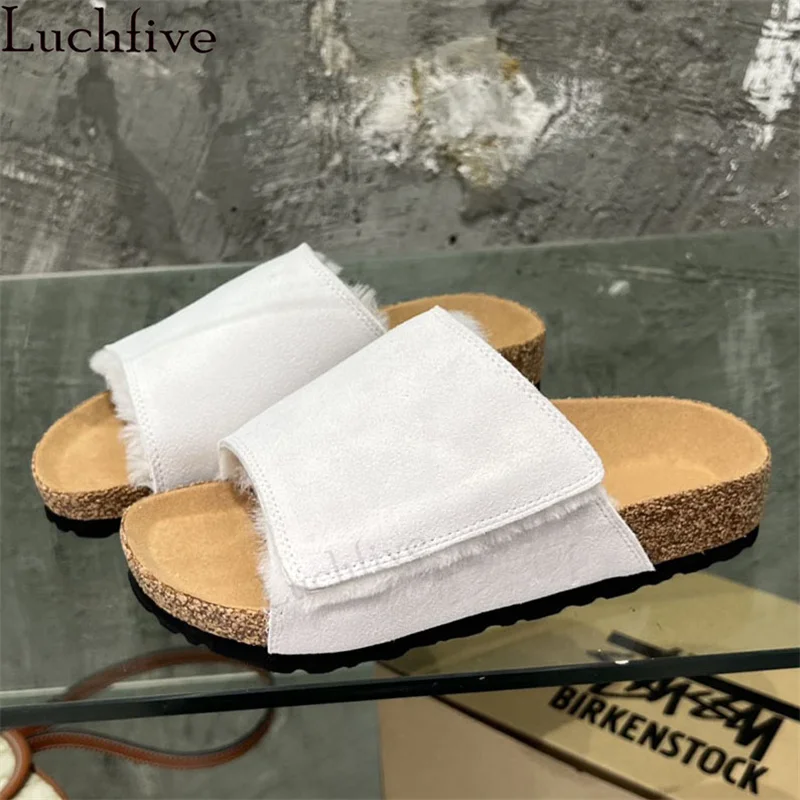 Winter Open Toe Flat Slippers Women Plus Size Outdoor Fashion Week Fur Mules Slippers Luxury Street Trend loafers Slippers Men
Winter Open Toe Flat Slippers Women Plus Size Outdoor Fashion Week Fur Mules Slippers Luxury Street Trend loafers Slippers Men
