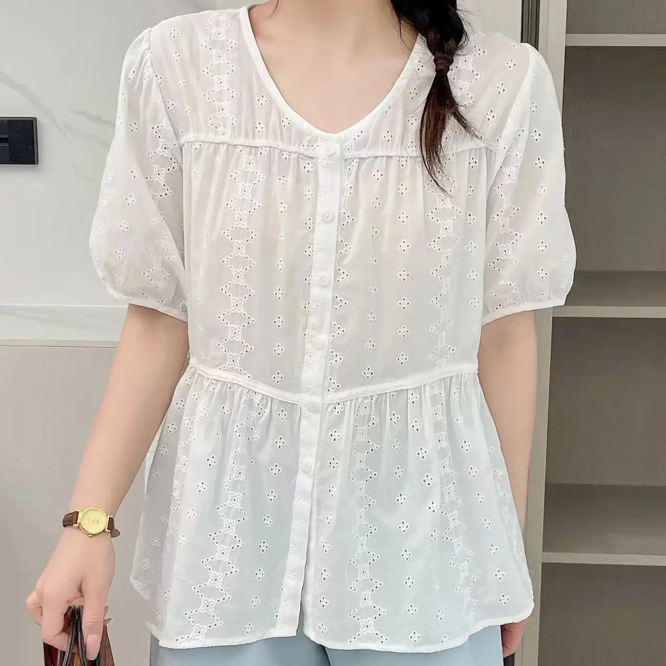 100%Cotton Floral Embroidery White Lace Blouse shirt For Women Vintage O Neck Short Sleeve Autumn Blusas Boho Tops
100%Cotton Floral Embroidery White Lace Blouse shirt For Women Vintage O Neck Short Sleeve Autumn Blusas Boho Tops