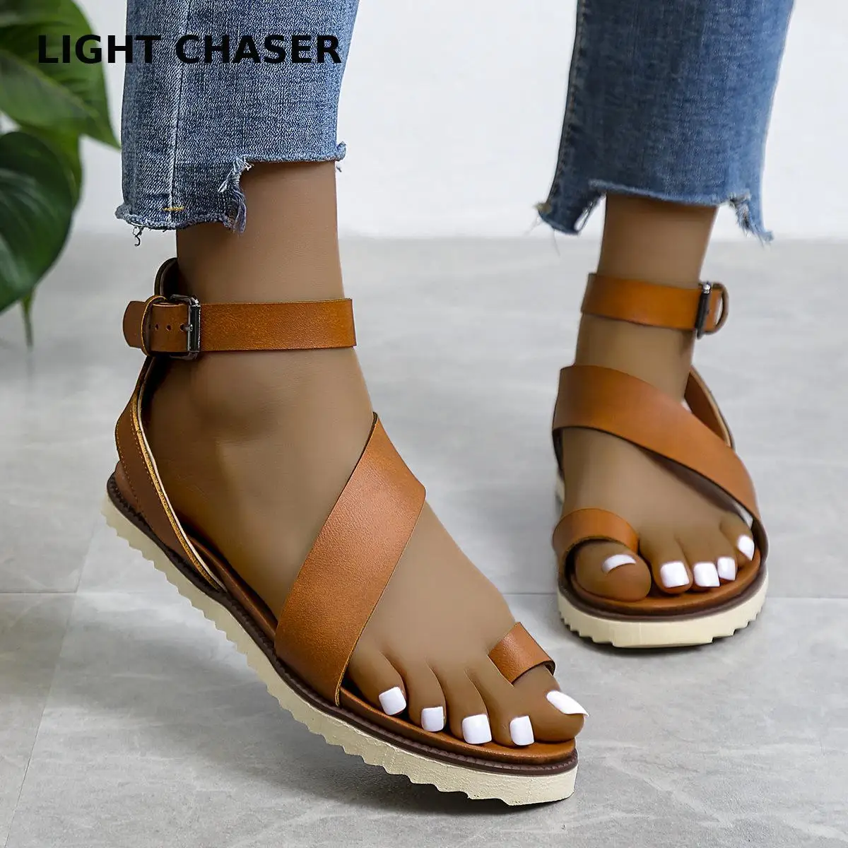 2022 New Casual Ladies Sandals Casual Beach Shoes Summer Fashion Roman Shoes Flat Sandals Thick Sole Women Sandals Large Size 43
2022 New Casual Ladies Sandals Casual Beach Shoes Summer Fashion Roman Shoes Flat Sandals Thick Sole Women Sandals Large Size 43