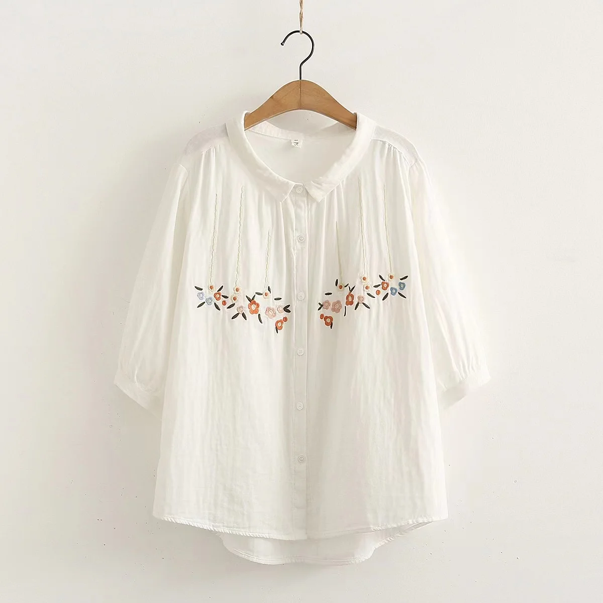 Chic white cotton shirts and blouses plus size fresh half sleeve floral embroidered tops oversized aesthetic women's blouses
Chic white cotton shirts and blouses plus size fresh half sleeve floral embroidered tops oversized aesthetic women's blouses