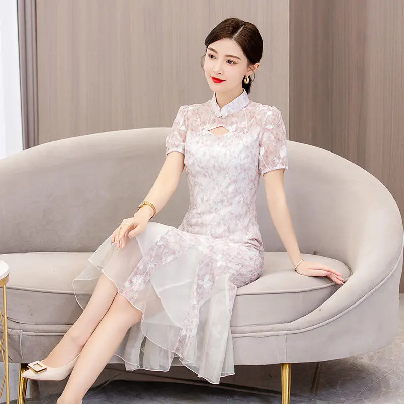 Chinese Style Qipao Dress Women 2023 Summer New Elegant And Fashionable Retro Printed Ruffled Dress Midi Slim Vestido Z1099
Chinese Style Qipao Dress Women 2023 Summer New Elegant And Fashionable Retro Printed Ruffled Dress Midi Slim Vestido Z1099