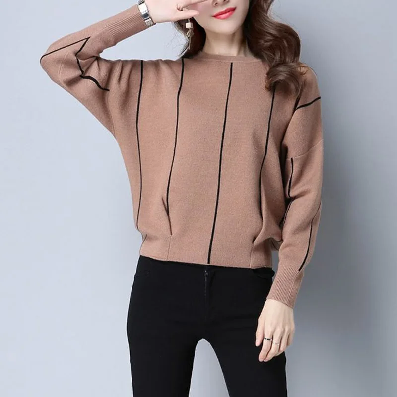 Autumn and Winter New Bat Sweater Women's Pullover Loose Korean Striped Top Loose Pleated Casual All-match Lady Knitwear
Autumn and Winter New Bat Sweater Women's Pullover Loose Korean Striped Top Loose Pleated Casual All-match Lady Knitwear