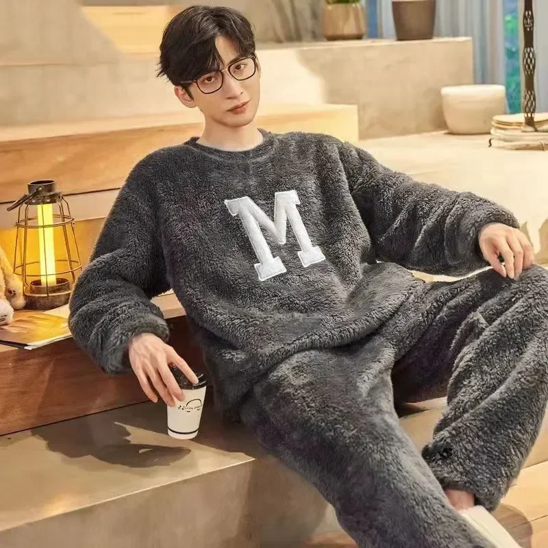 Loose Nightwear Sleepwear Korean Velvet Cartoon Winter Two-piece Pajamas Thickened Men's Warm Home Flannel Pijamas Suit Clothes
Loose Nightwear Sleepwear Korean Velvet Cartoon Winter Two-piece Pajamas Thickened Men's Warm Home Flannel Pijamas Suit Clothes