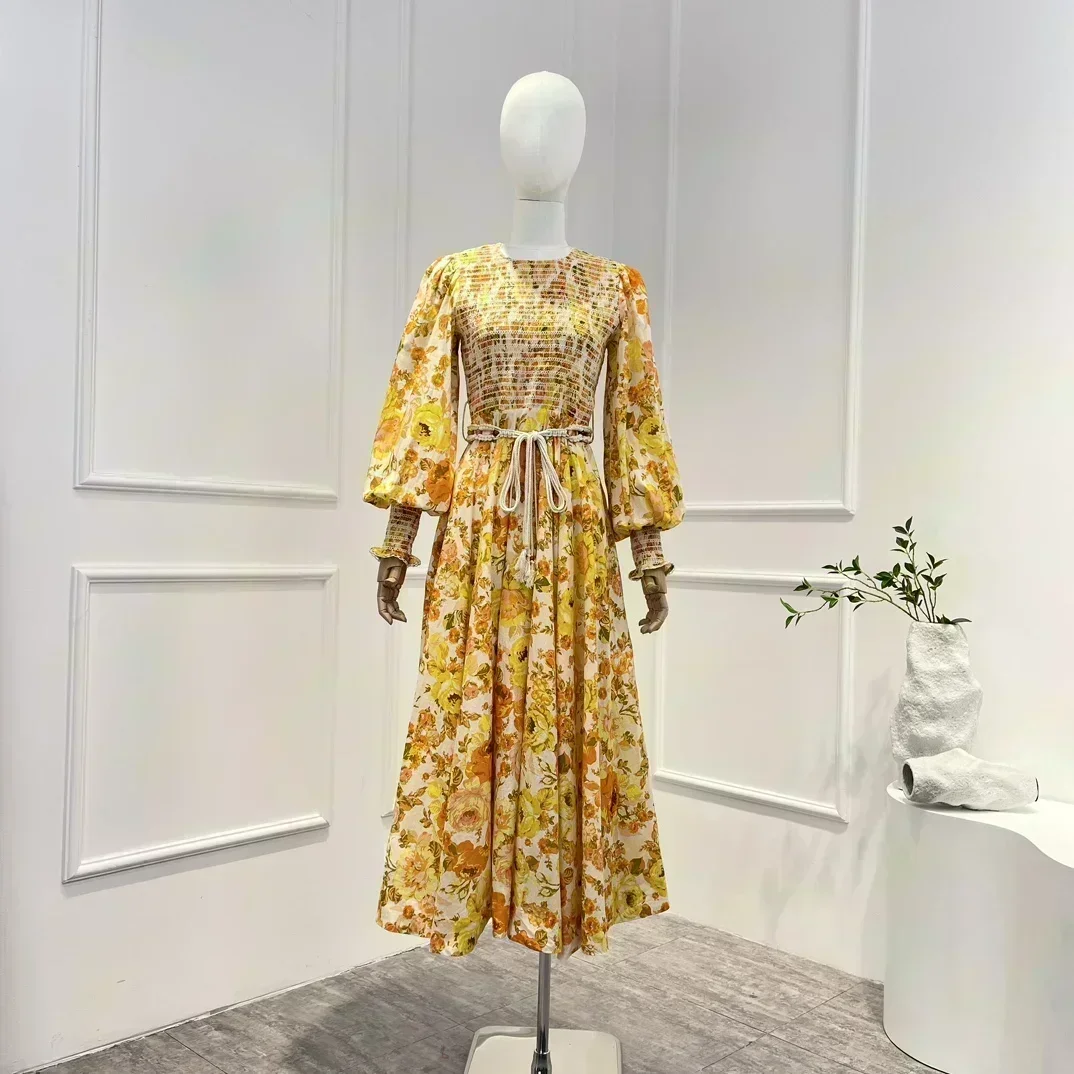 Женское платье-миди с длинным рукавом-фонариком и бусинами
Женское платье-миди с длинным рукавом-фонариком и бусинами