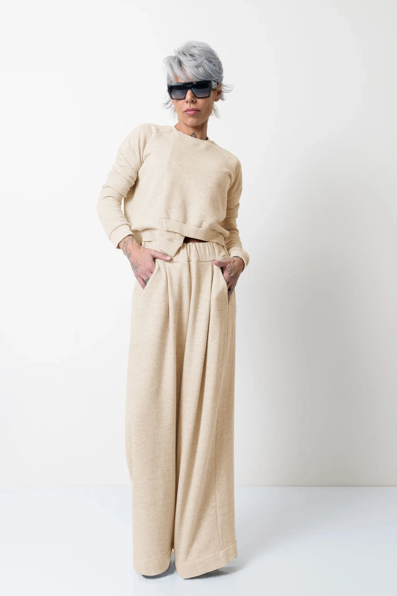 2022 Autumn Women Matching Sets Solid Color Casual Loose Style Elegant Original Design Winter Fashion Tops+Pant Sets C4134
2022 Autumn Women Matching Sets Solid Color Casual Loose Style Elegant Original Design Winter Fashion Tops+Pant Sets C4134