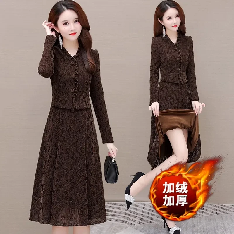 2023 New Autumn Winter Woman Matching Coat 40 Year Old Middle Aged Mother Long Sleeve Inner Pair Fake Two Thickened Plush Dress
2023 New Autumn Winter Woman Matching Coat 40 Year Old Middle Aged Mother Long Sleeve Inner Pair Fake Two Thickened Plush Dress