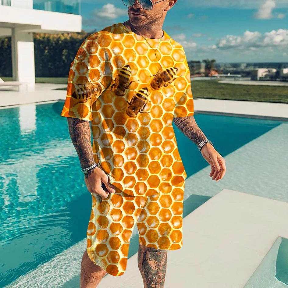 2023 Summer Men Sports Set Yellow Little Bee Print T-shirt Shorts Beach Fashion Casual 2 Piece Set Breathable Men's Jogging Suit
2023 Summer Men Sports Set Yellow Little Bee Print T-shirt Shorts Beach Fashion Casual 2 Piece Set Breathable Men's Jogging Suit