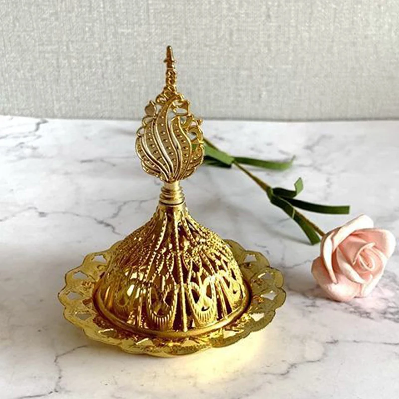 1 PC High Quality Handheld Golden Incense Burners for Middle Eastern Arab Festivals Small Incense Burners with Metal Trays
1 PC High Quality Handheld Golden Incense Burners for Middle Eastern Arab Festivals Small Incense Burners with Metal Trays