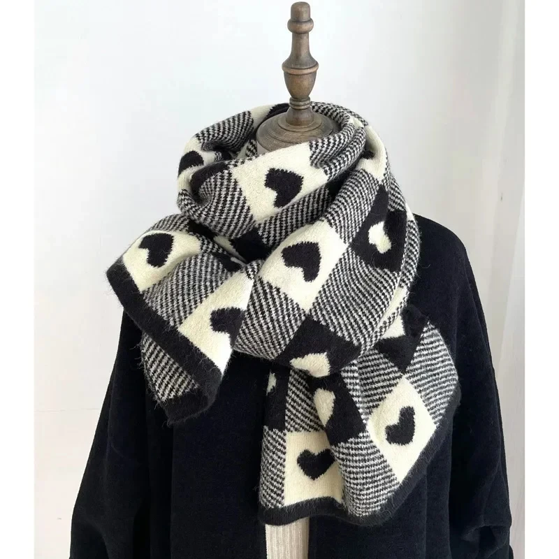 2023 New Knitted Scarf Love Heart Scarf Plaid Scarf Thickened Warm Winter Women's Scarves Christmas New Year Gifts Black
2023 New Knitted Scarf Love Heart Scarf Plaid Scarf Thickened Warm Winter Women's Scarves Christmas New Year Gifts Black