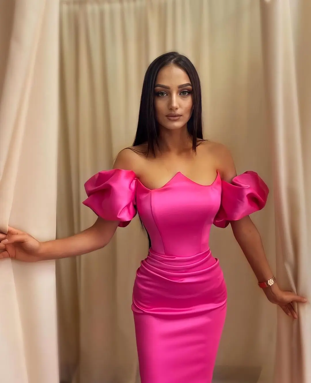 Fuschia Satin Strapless Long Prom Dresses Short Puff Sleeves Sheath Evening Gowns Dubai Women Formal Party Dress
Fuschia Satin Strapless Long Prom Dresses Short Puff Sleeves Sheath Evening Gowns Dubai Women Formal Party Dress